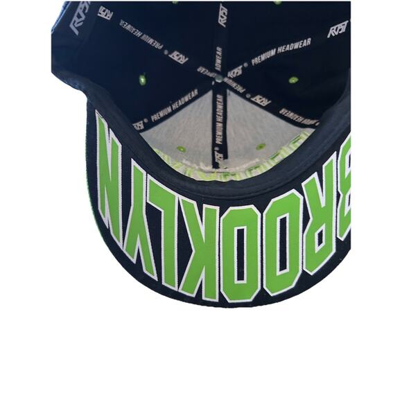 90s Brooklyn Hat Green Embroidered Flat Brim Artsy Bold Vintage Skate Grunge Y2K - Picture 4 of 8